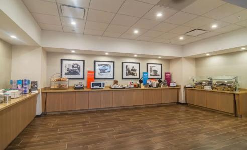 Hampton Inn Chicago North-Loyola Station, Il - 19