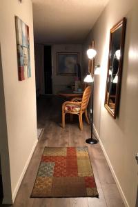 Tropical Studios At Marine Surf Waikiki - Free Parking - Best Location - Full Kitchen - Swimming Pool - 15