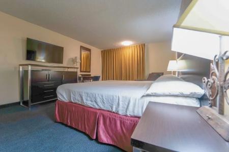 Royal Plaza Inn - 114