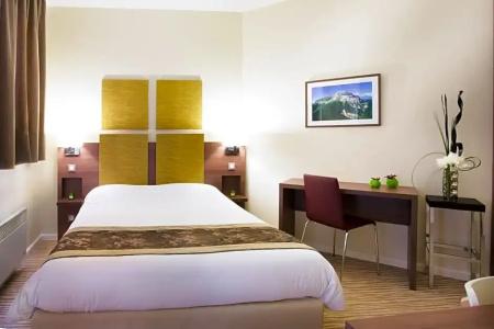 Kyriad Chambéry Centre - Hôtel et Résidence - 77