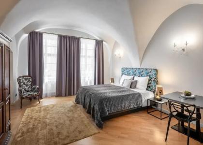 Chateau 9 - 100