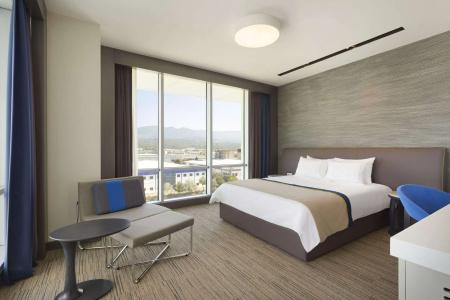 Ramada & Suites Kemalpasa - 15