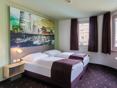 B&B Düsseldorf City-Süd - 26