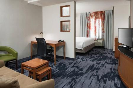 Fairfield Inn & Suites Kansas City - 2