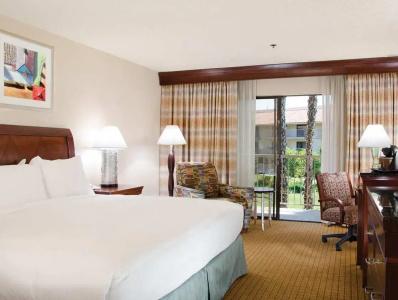 DoubleTree by Hilton - 27