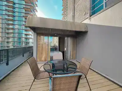 Divya Sutra Suites on Robson Downtown - 82