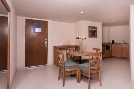 Hampton by Hilton Guadalajara Expo - 50