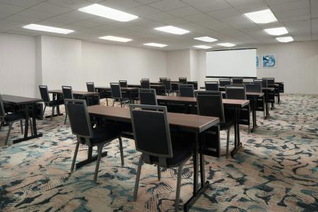 DoubleTree by Hilton Virginia Beach - 23