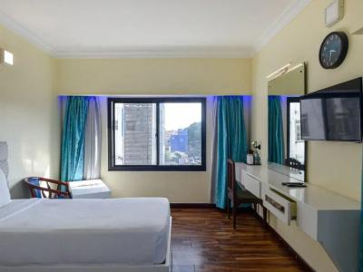 Park Plaza - 6