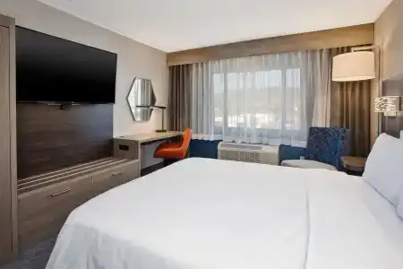 Holiday Inn Express, An Ihg - 2