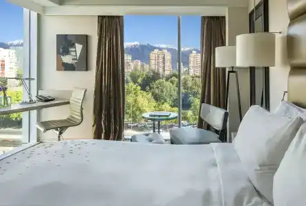 Renaissance by Marriott - 7