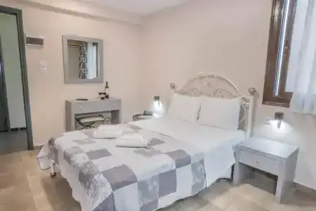 Anita - 30
