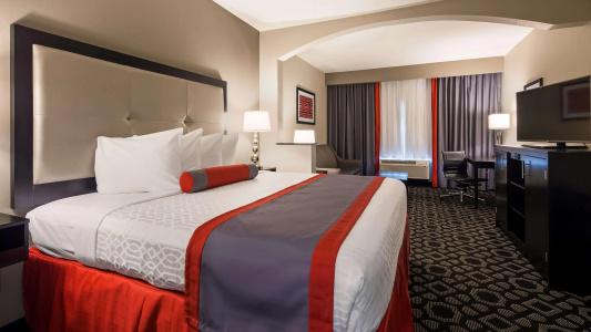 Best Western Plus Inn & Suites - 3