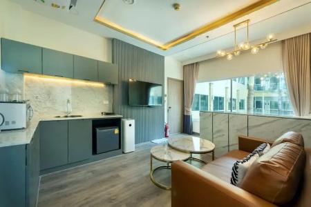 Qiu Sukhumvit - 161