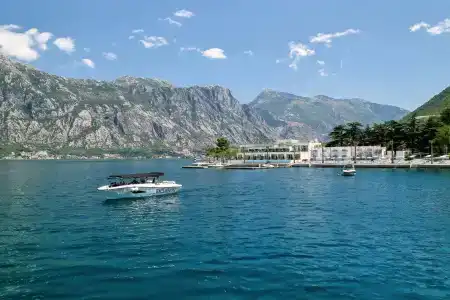 Blue Kotor Bay Premium Spa Resort - 26