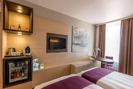Holiday Inn - 66