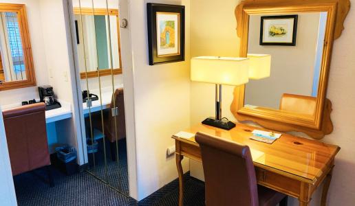 Franciscan Inn & Suites - 1