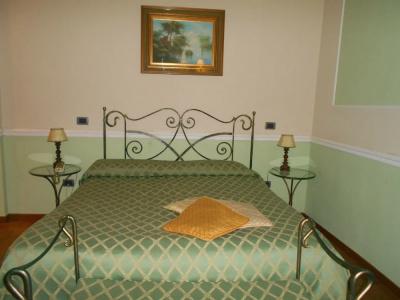 Petit Chateau - 56