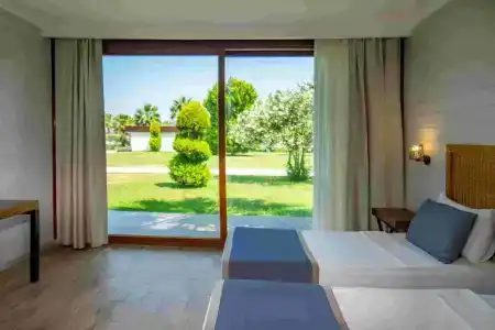 Risus Beach Resort - 24