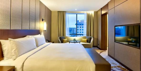 Hilton - 61