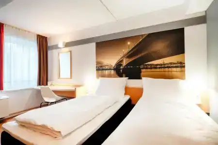 ibis Bonn - 34