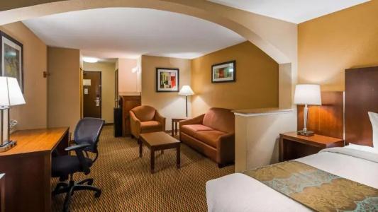 Best Western Airport Inn & Suites - 63