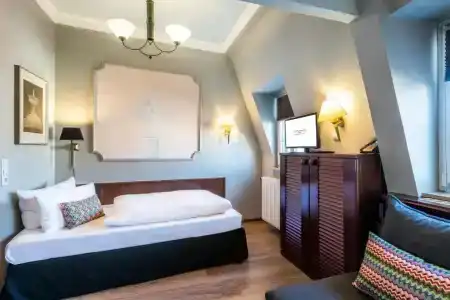 Würzburger Hof - 94
