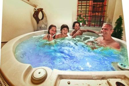 Roesli Guest House - 8