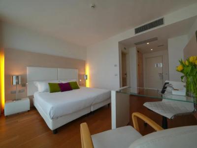 Pisa Tower Plaza - 40