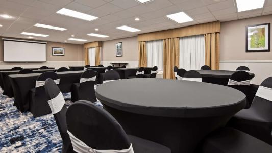 Best Western Plus Airport - Kci East - 18