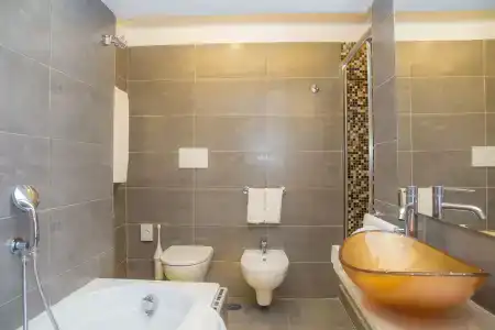 Central - 8