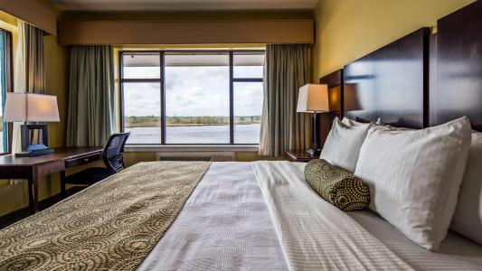 Best Western Plus Coastline Inn - 6