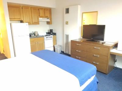 Constitution Inn - 17