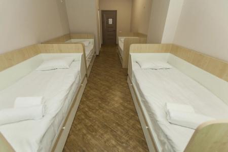 Holiday & Hostel - 6