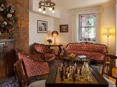 The Roosevelt Inn - 15