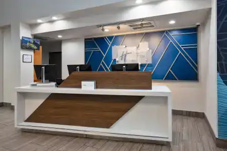 Holiday Inn Express, An Ihg - 40