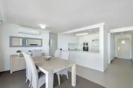Ultiqa Beach Haven On Broadbeach - 247