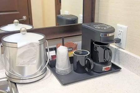 Best Western Pacific Inn - 112