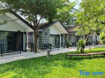 Sandy Clay Bungalows - 87