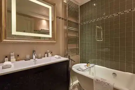 Majestic Spa - Champs Elysées - 214