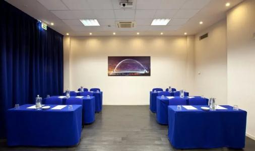 Holiday Inn Express, An Ihg - 15