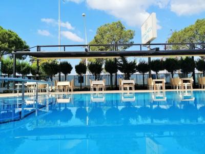 Lake Li̇fe - 34