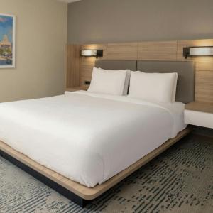 SpringHill Suites by Marriott Convention Center - 33