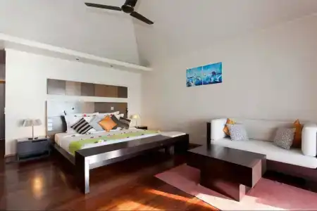 Veligandu Island Resort & Spa - 1