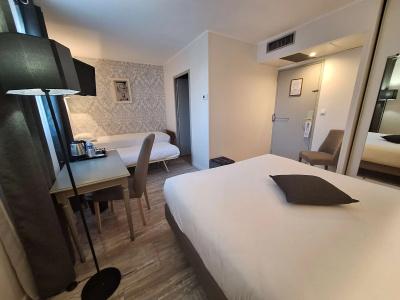 Best Western L'Orangerie - 37