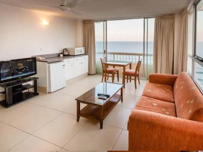 Chateau Beachside - 38
