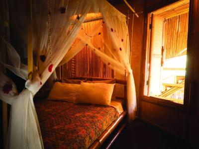 Paree Hut - 0