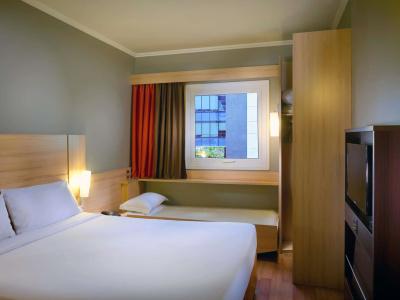 Ibis Providencia - 1