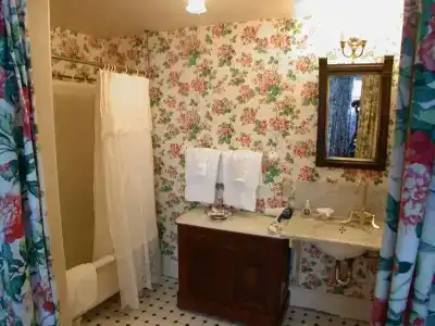 Martine Inn - 46