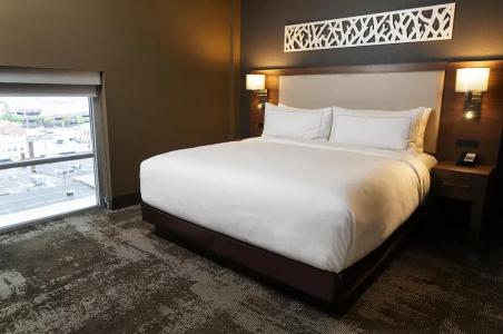 The Broadway - a DoubleTree by Hilton - 72